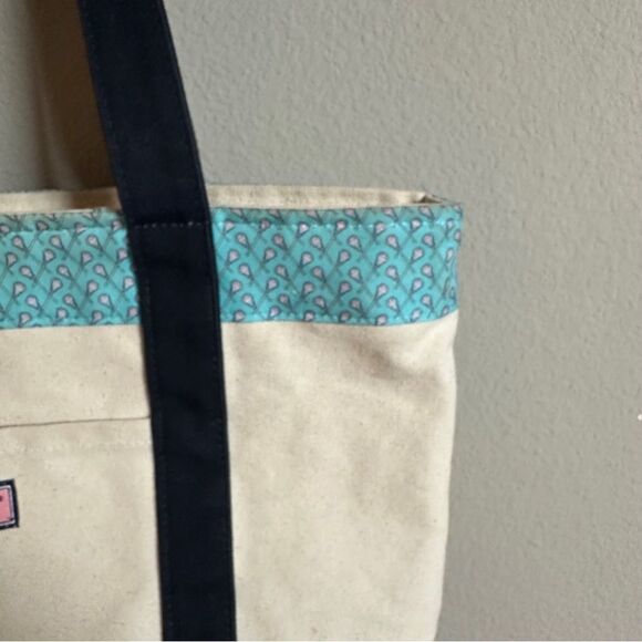 Vineyard Vines | classic boat tote lacrosse
Canvas tote gingham lined tote bag - Picture 6 of 9